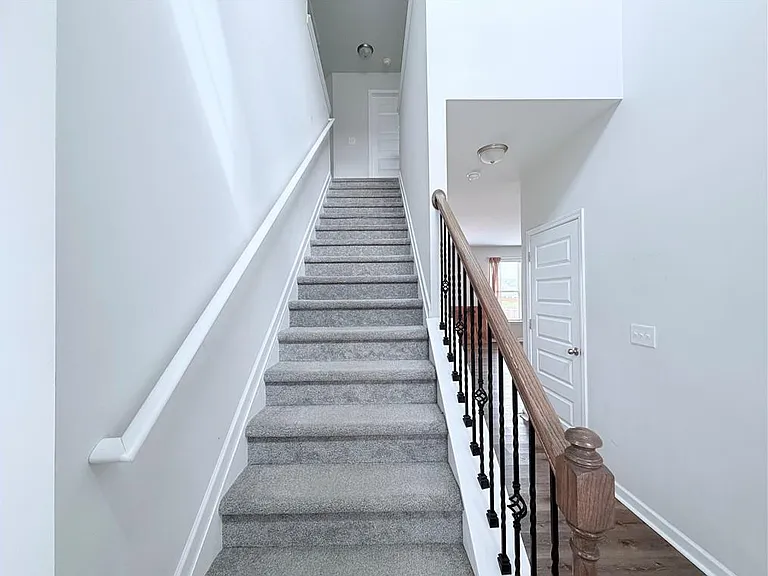 409 McGinnis Cir — Photo 10