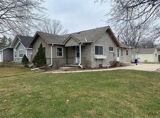 W175S7034 Hiawatha Dr, Muskego, WI 53150