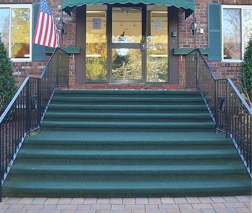 4th image of 443 Bryantville Ct