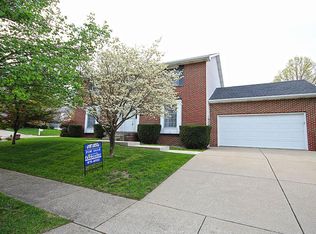 3665 N Woodridge Dr, Decatur, IL 62526