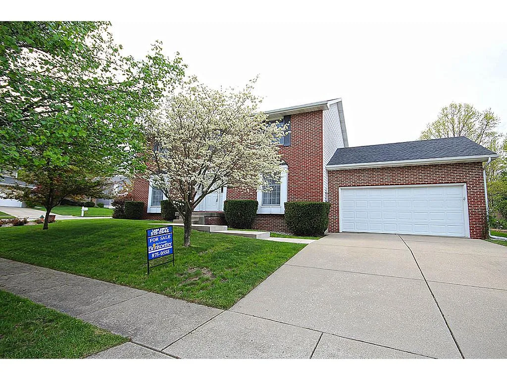 3665 N Woodridge Dr photo 1