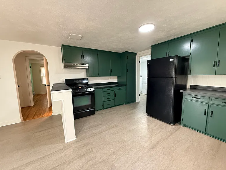1527 W 11th Ave #A — Photo 6