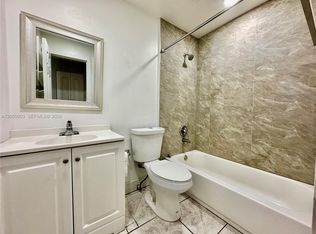 15430 SW 82nd Ln APT 633, Miami, FL 33193