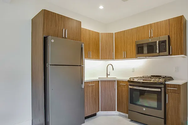 Rented by Hagstrom Management Inc | media 45