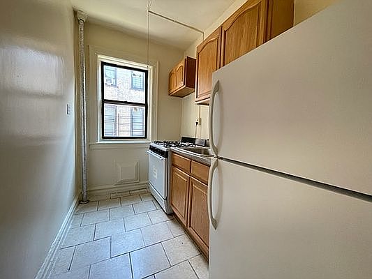 2nd image of 2415 Newkirk Ave APT 3L