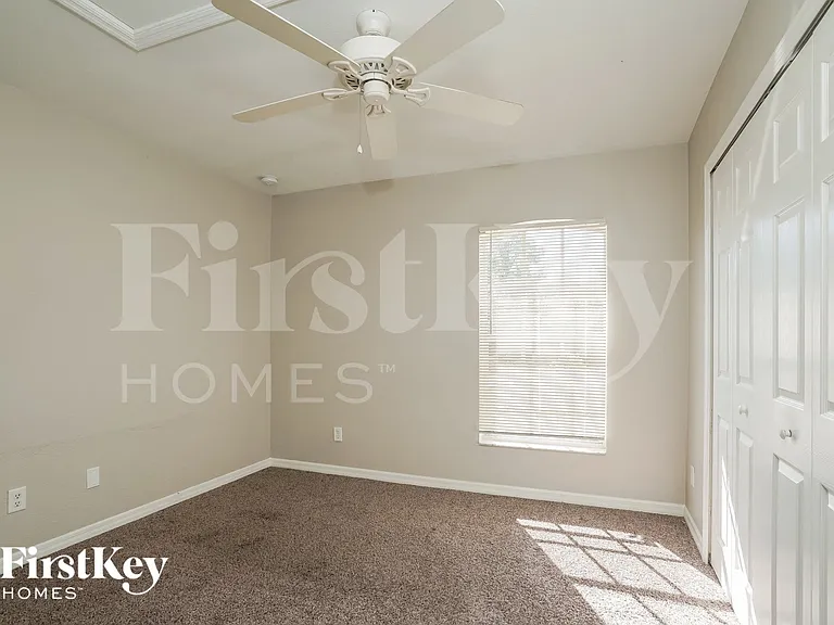 3018 33rd St SW — Photo 10