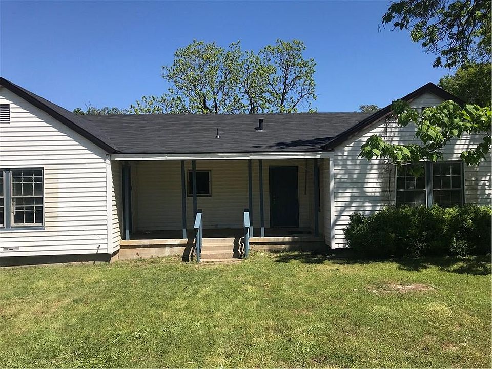 2nd image of 5913 Crawford Ln