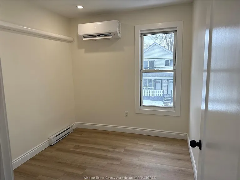 191 Marentette Ave #2 — Photo 5