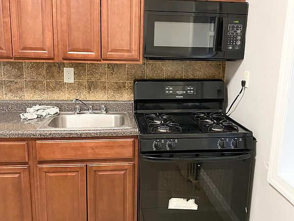 3rd image of 110 61st St APT 2