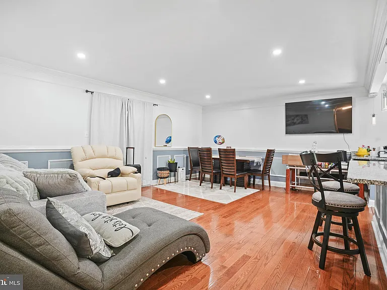 7518 Bentree Rd — Photo 3