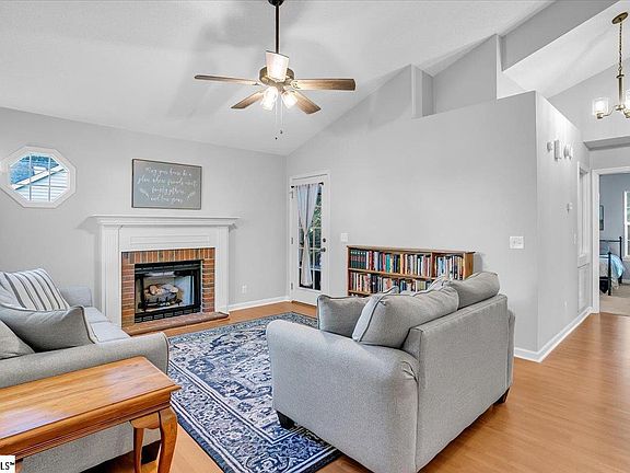 2nd image of 307 Dunwoody Dr