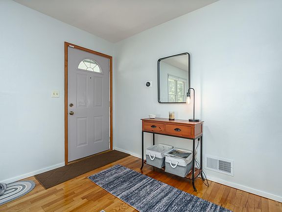 2nd image of 44 Everett Ave