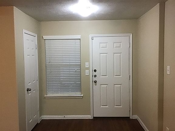 3rd image of 1042 Doubletree Glen Dr