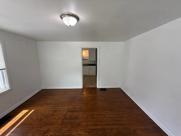4326 Crittenden Ave #4326 — Photo 12