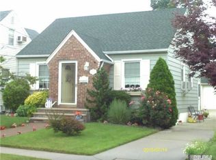 41 Remsen St, Elmont, NY 11003