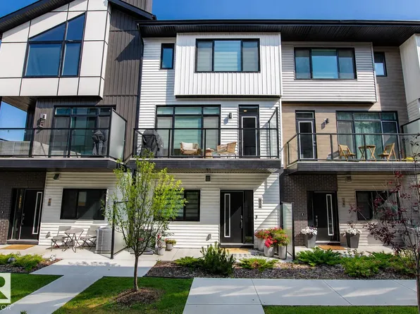 50 Ebony Blvd #82, Strathcona County, AB T8H 2X4