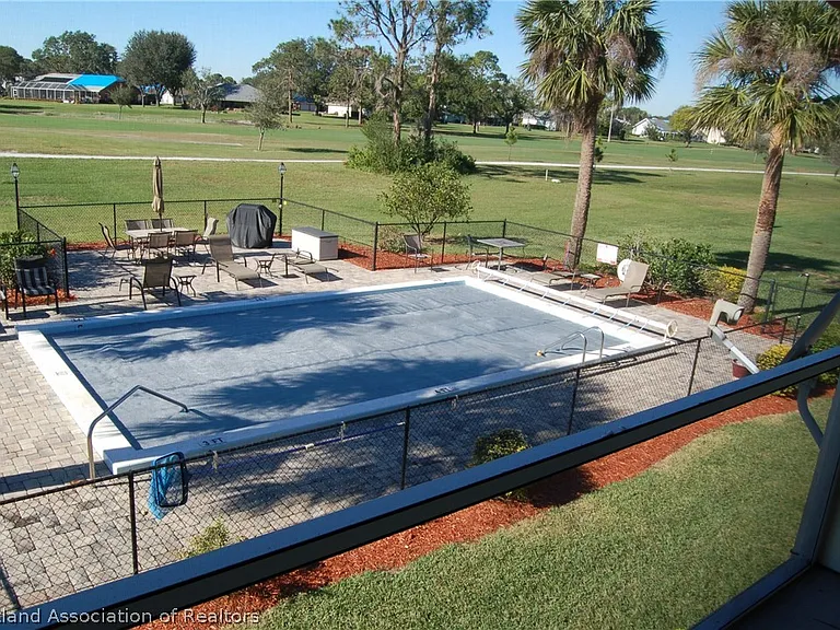 3619 Edgewater Dr — Photo 12