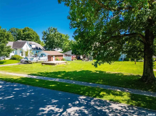 601 N Market St, Marion, IL 62959