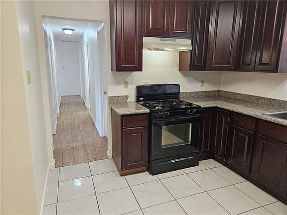 3rd image of 9308 Olive St