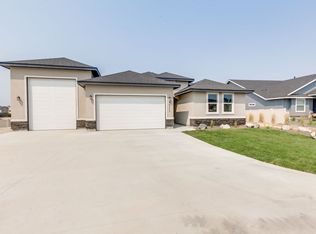 9511 W Tillamook Dr, Boise, ID 83709