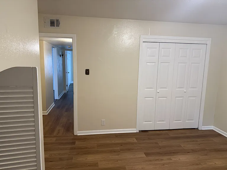 162 Milford Dr — Photo 15