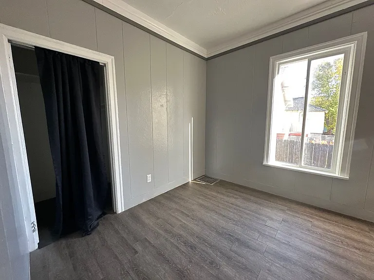 332 N 10th St — Photo 30