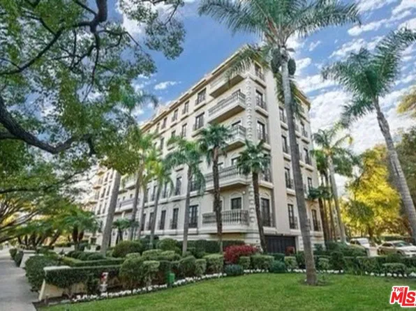 425 N Maple Dr Unit 206, Beverly Hills, CA 90210