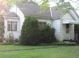 206 S Crescent Dr, Hermitage, PA 16148