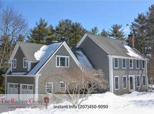 6 Knight Hill Rd, Falmouth, ME 04105