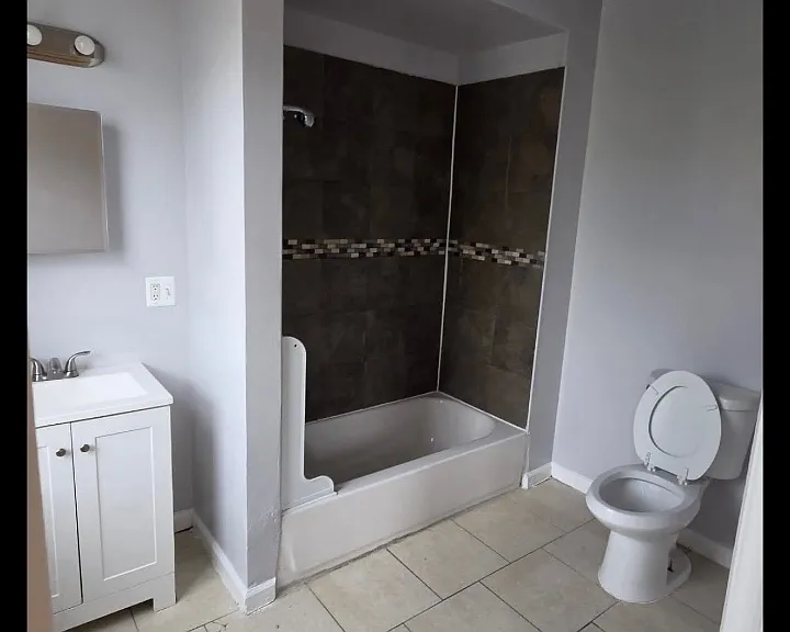 736 S 12th St #2L — Photo 13
