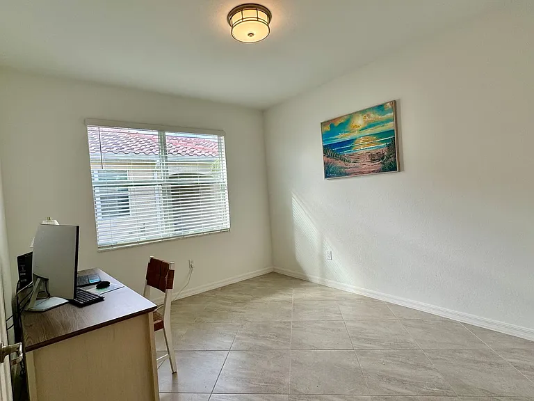 2066 Tamarron Ln — Photo 14