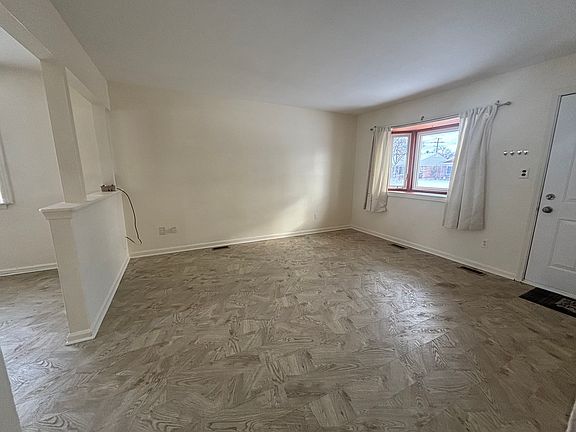3rd image of 30746 Steinhauer St