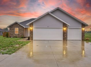 527 E Melton Rd, Ozark, MO 65721