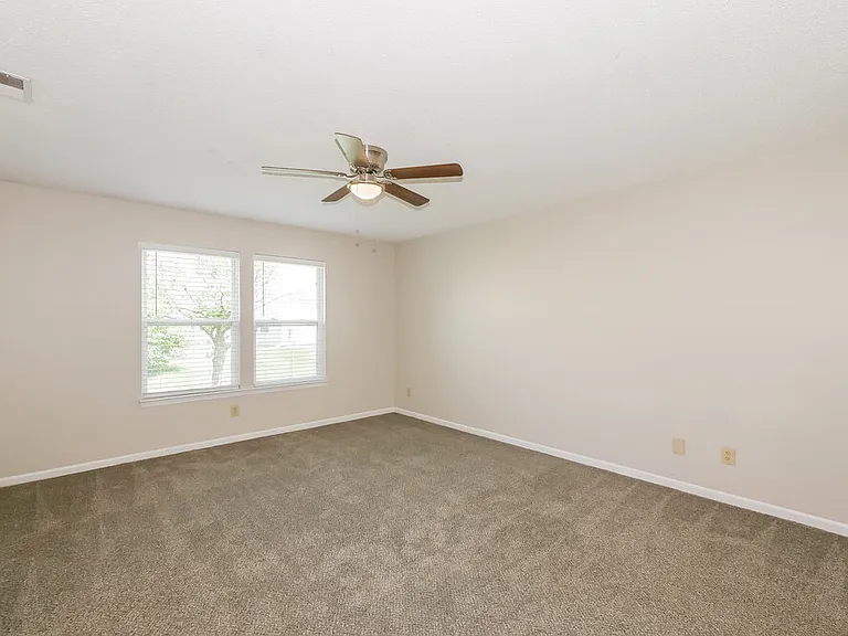 2282 Shadowbrook Dr — Photo 11