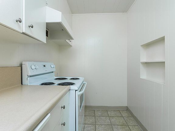 5th image of 16025 Gault St #18