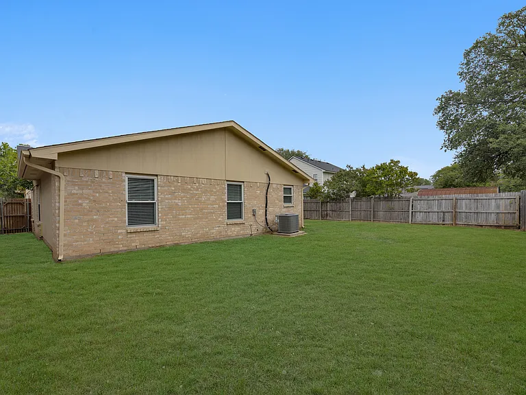 2905 Joymeadow Dr — Photo 33