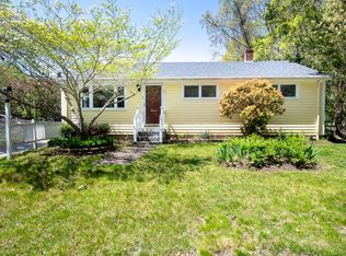 11 Parker St, Mattapoisett, MA 02739