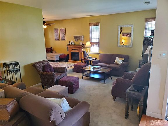 2nd image of 15 Sunshine Ln