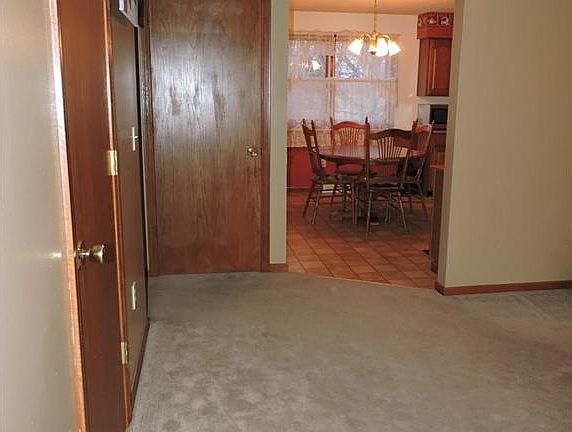 5th image of 2396 Edgewater Dr