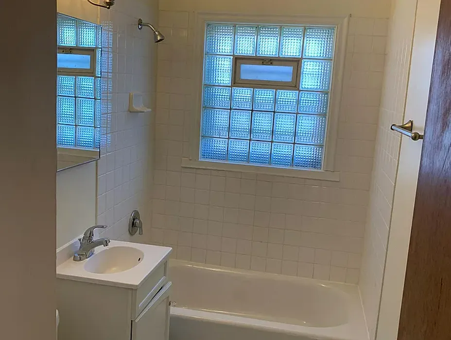 3 bed, 1024 sqft, $1,450 — Photo 4