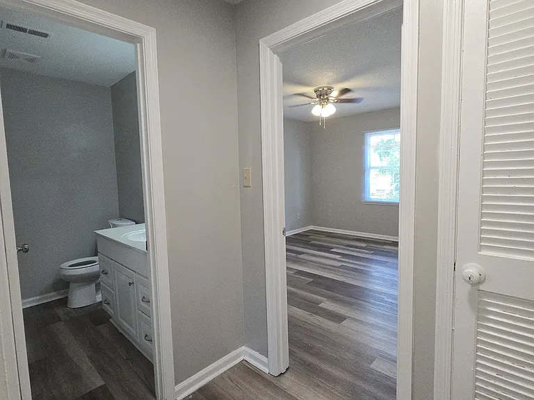 1307 W Meadowview Rd #F — Photo 25