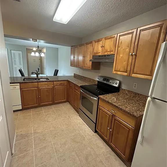 636 Kenwick Cir #105 — Photo 4