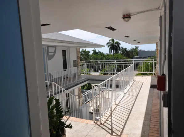2545 S Bayshore Dr APT 312, Miami, FL 33133