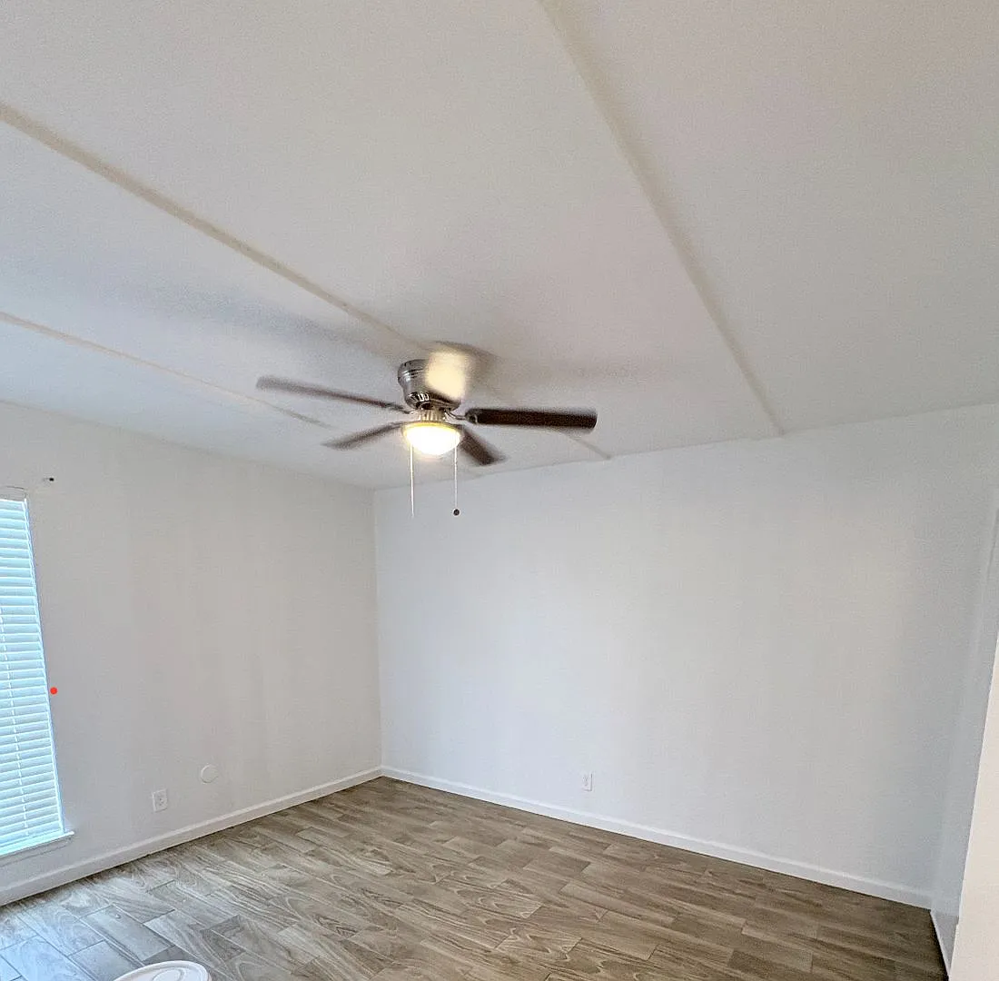 2 bedroom condo - Updated! — Photo 4