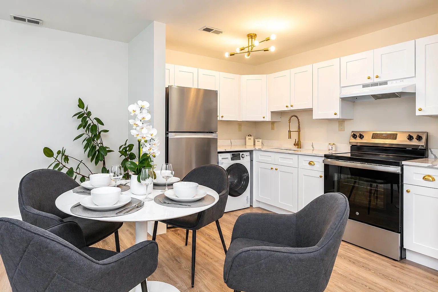 2 bed, $1,650 — Photo 2