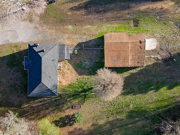 3rd image of 108 Crittenden Ave