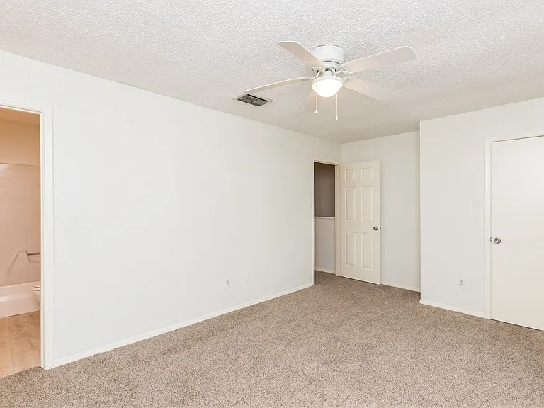 5133 Middlecoff Rd — Photo 14