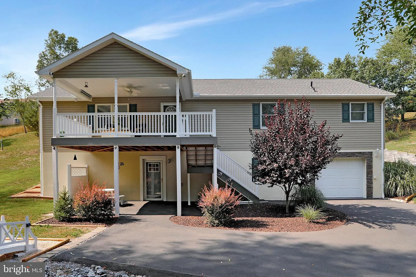 90 Woodbrier Ln photo 1