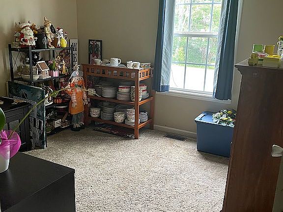 4th image of 148 Carthage Blvd