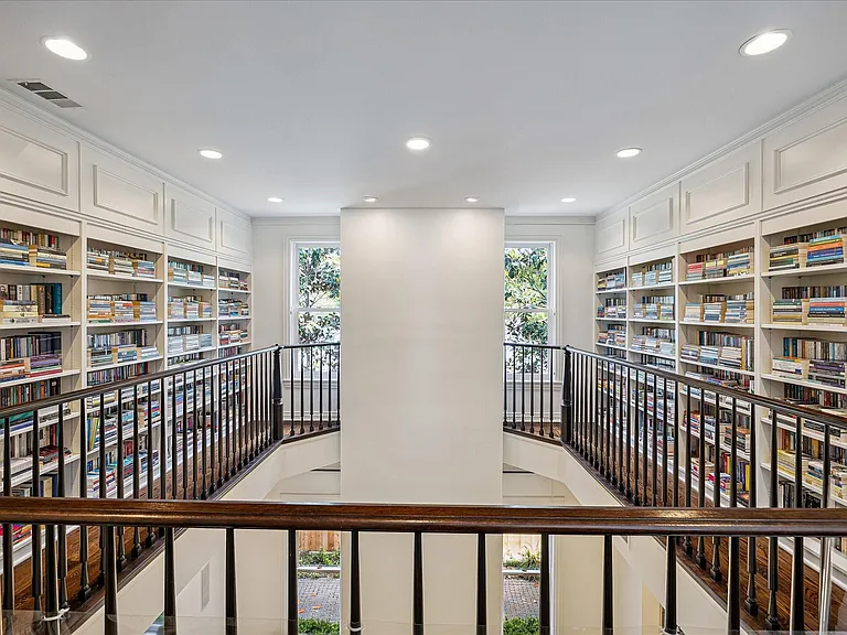 2368 Timber Ln — Photo 3